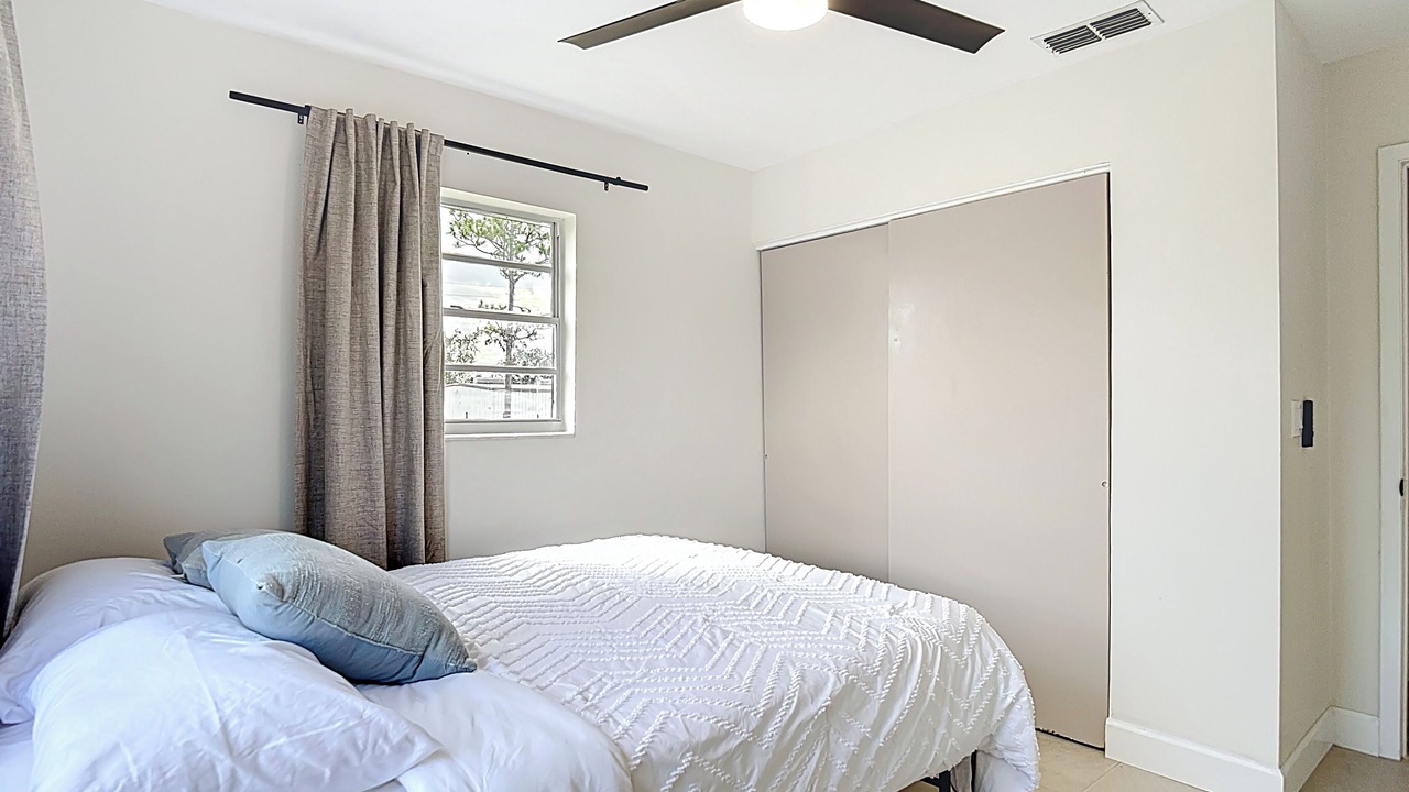 Photo of Bedroom in Brooksville