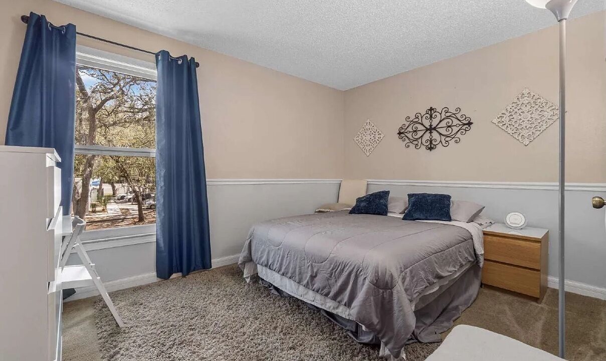 Photo of Bedroom in Bearss Plaza