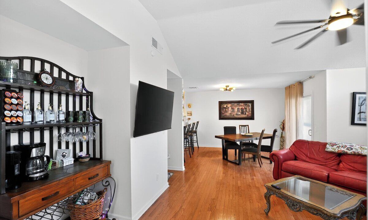 Photo of Livingroom in Ozona