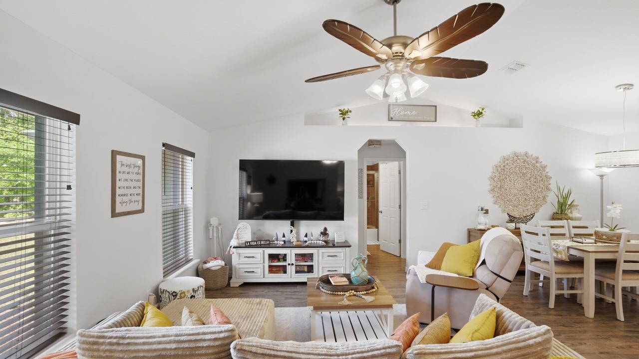 Photo of Livingroom in Dunnellon