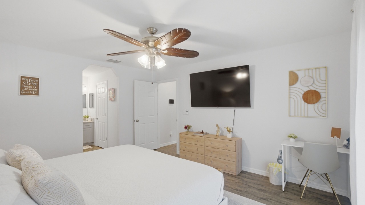 Photo of Bedroom in Dunnellon