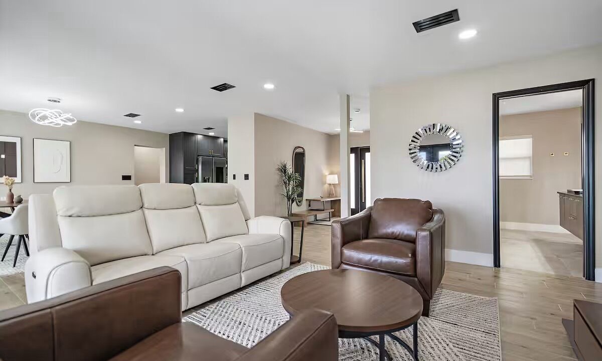 Photo of Livingroom in Clearwater