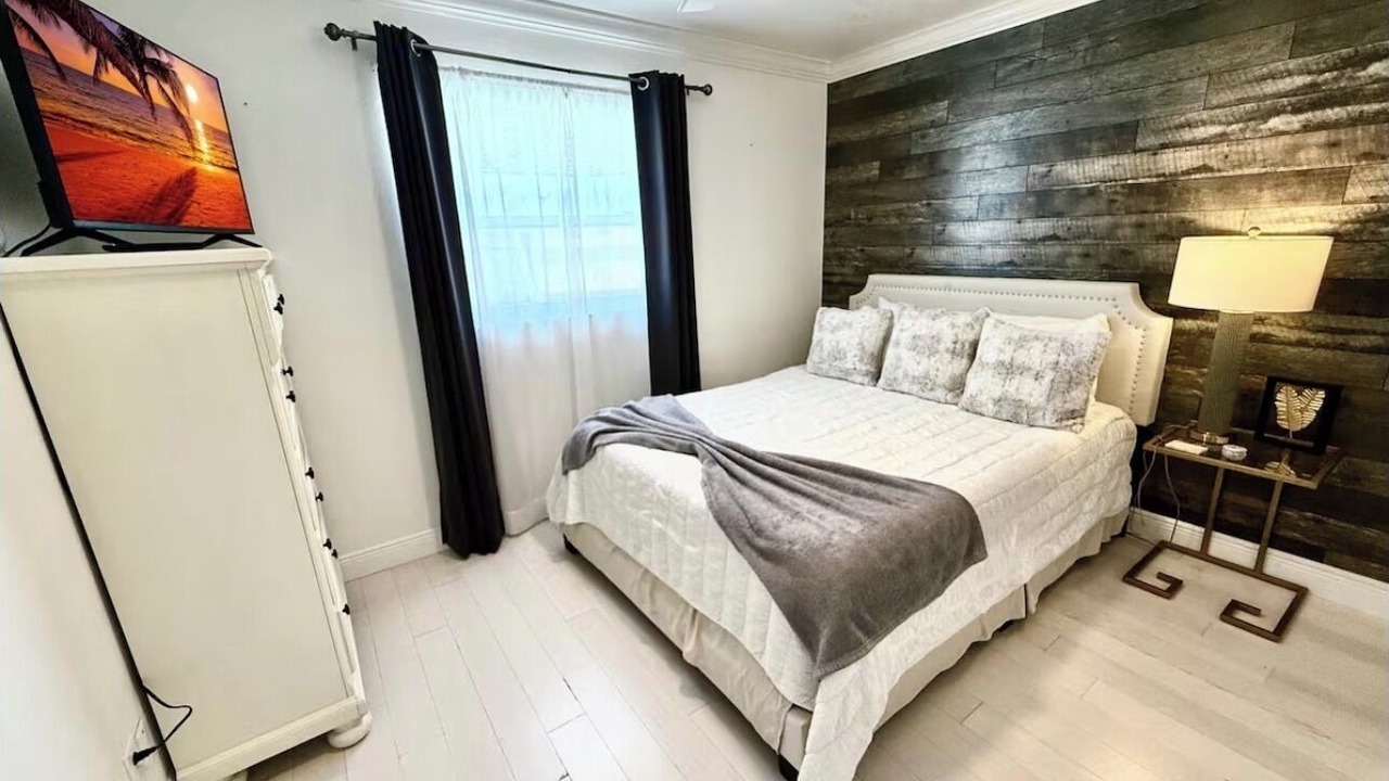Photo of Bedroom in Bearss Plaza