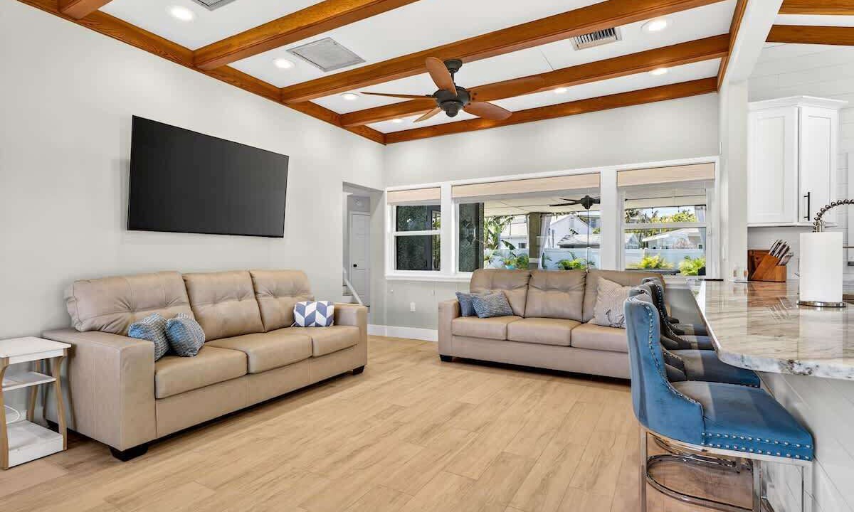 Photo of Livingroom in Redington Beach