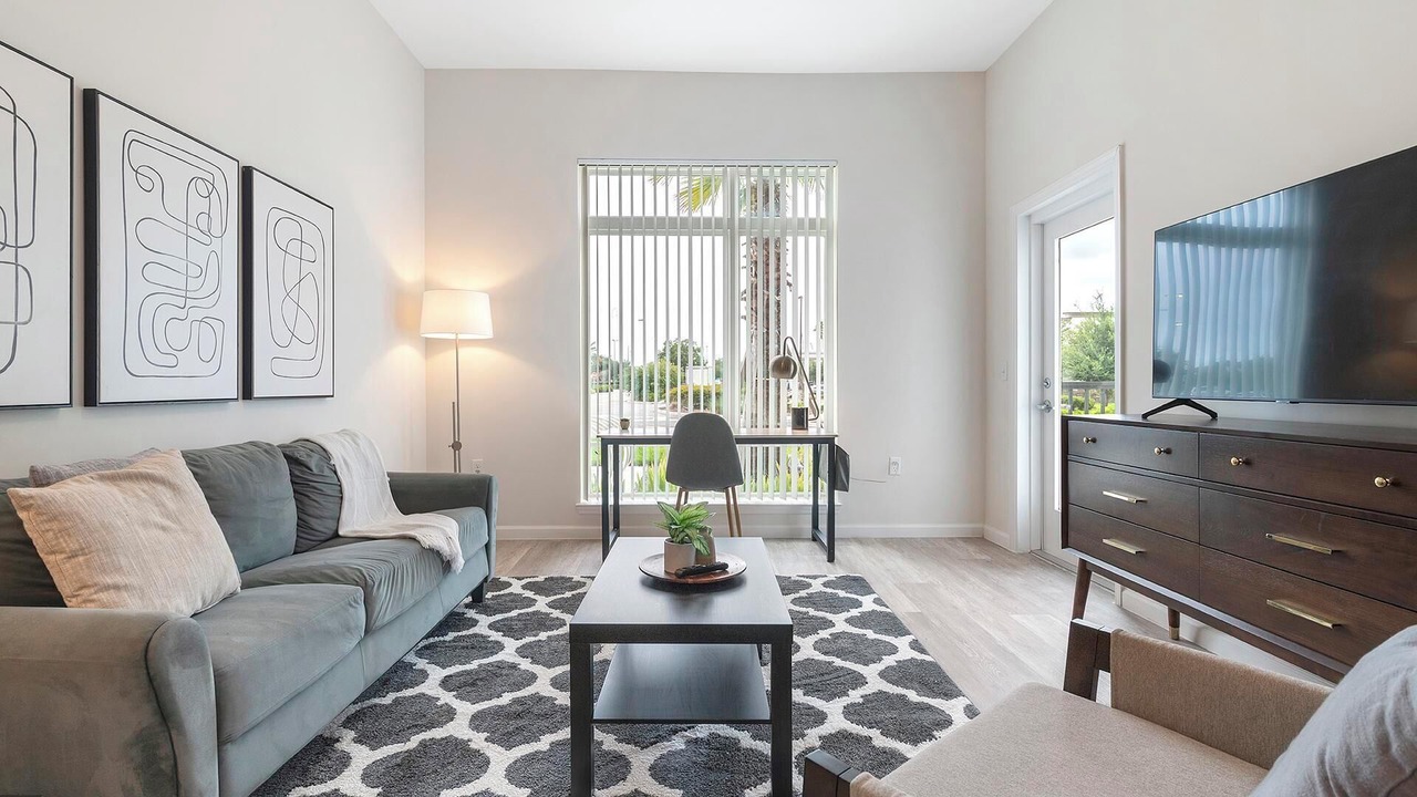 Photo of Livingroom in Florida Center