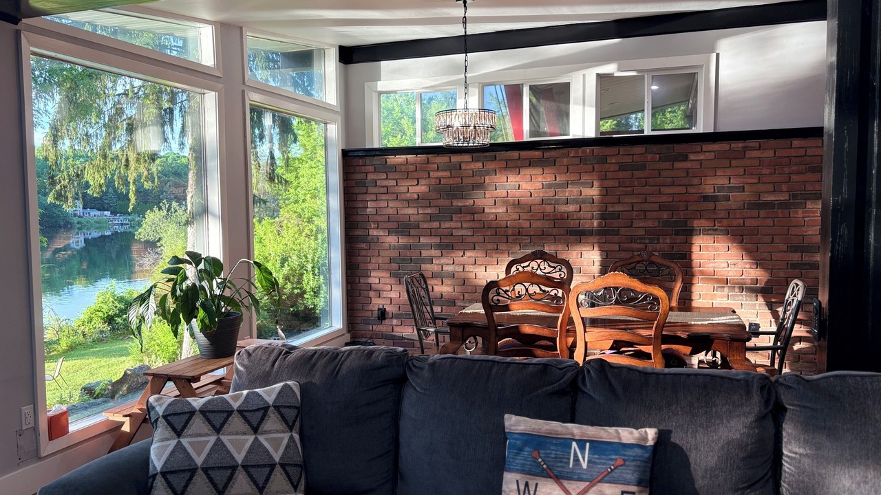 Photo of Livingroom in Green Township