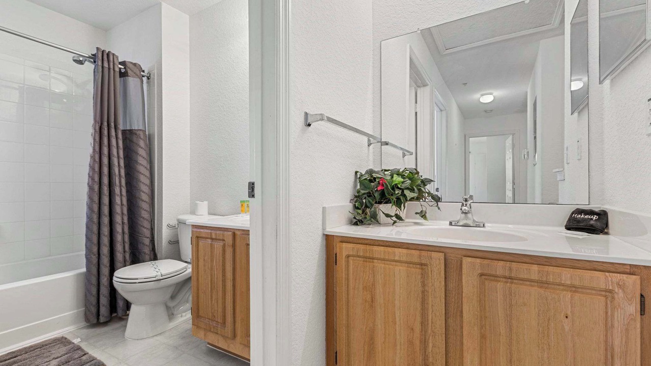 Photo of Bathroom in Venetian Bay Villages