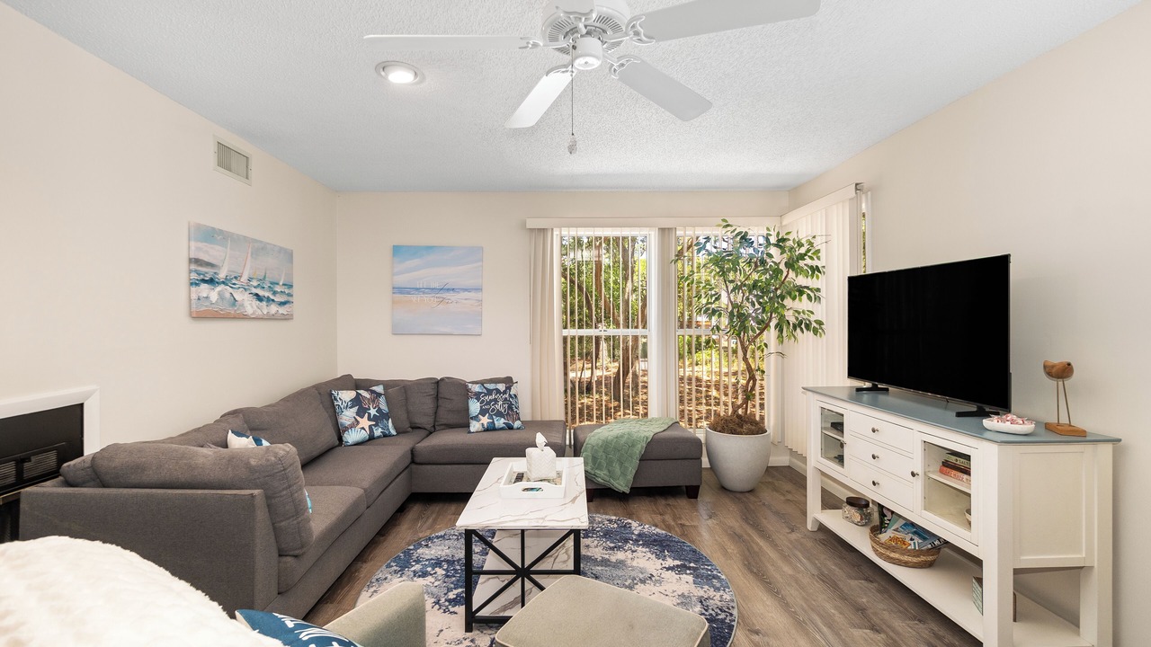 Photo of Livingroom in Colington