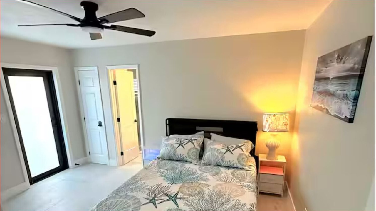 Photo of Bedroom in Capri Isle