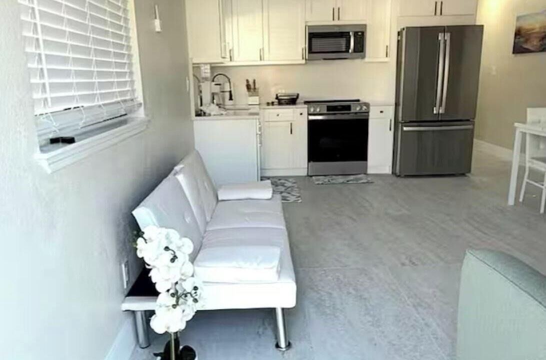 Photo of Livingroom in Capri Isle
