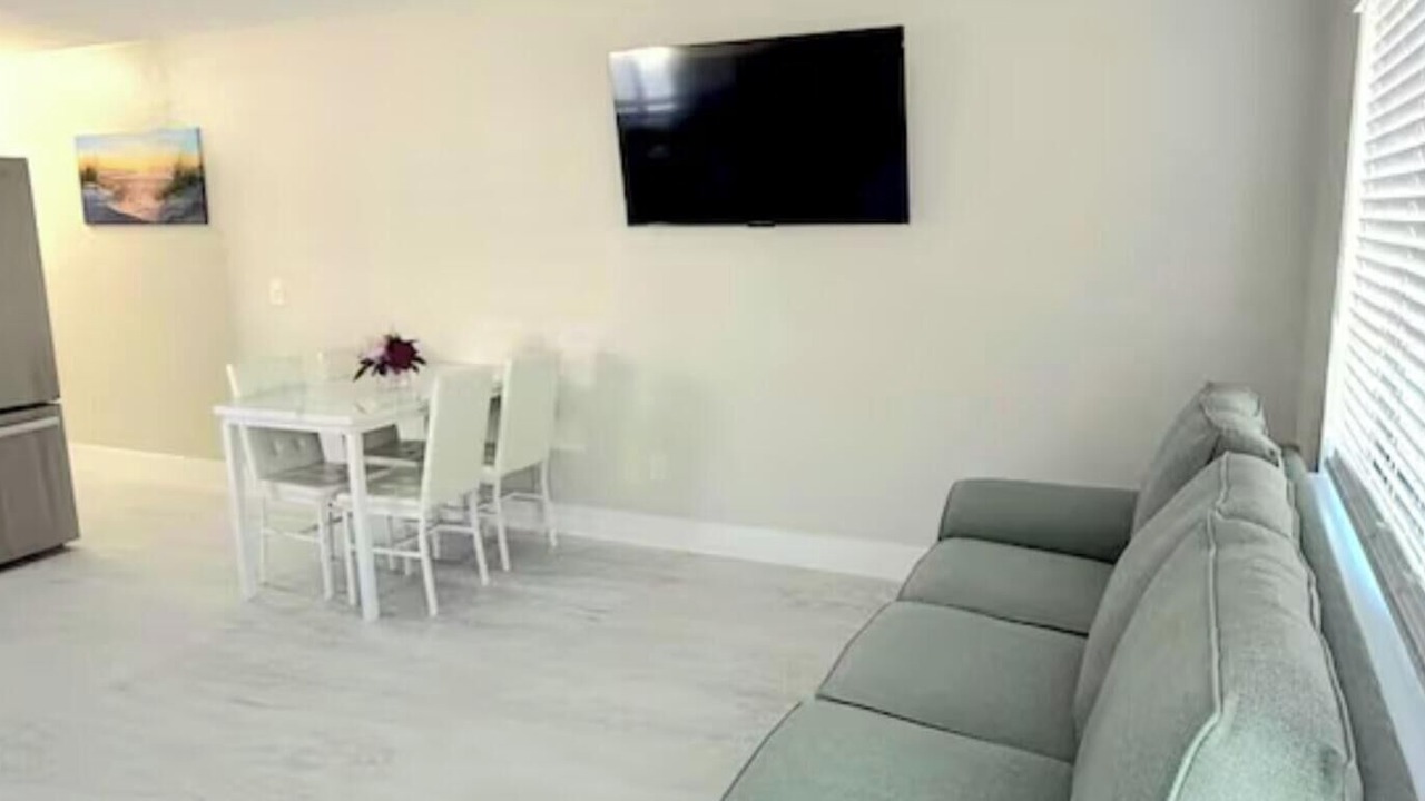 Photo of Livingroom in Capri Isle
