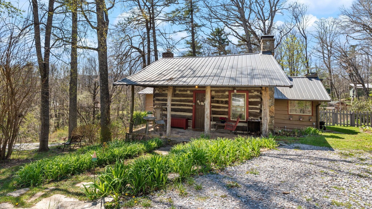 Photo of Outdoor in Linville Falls