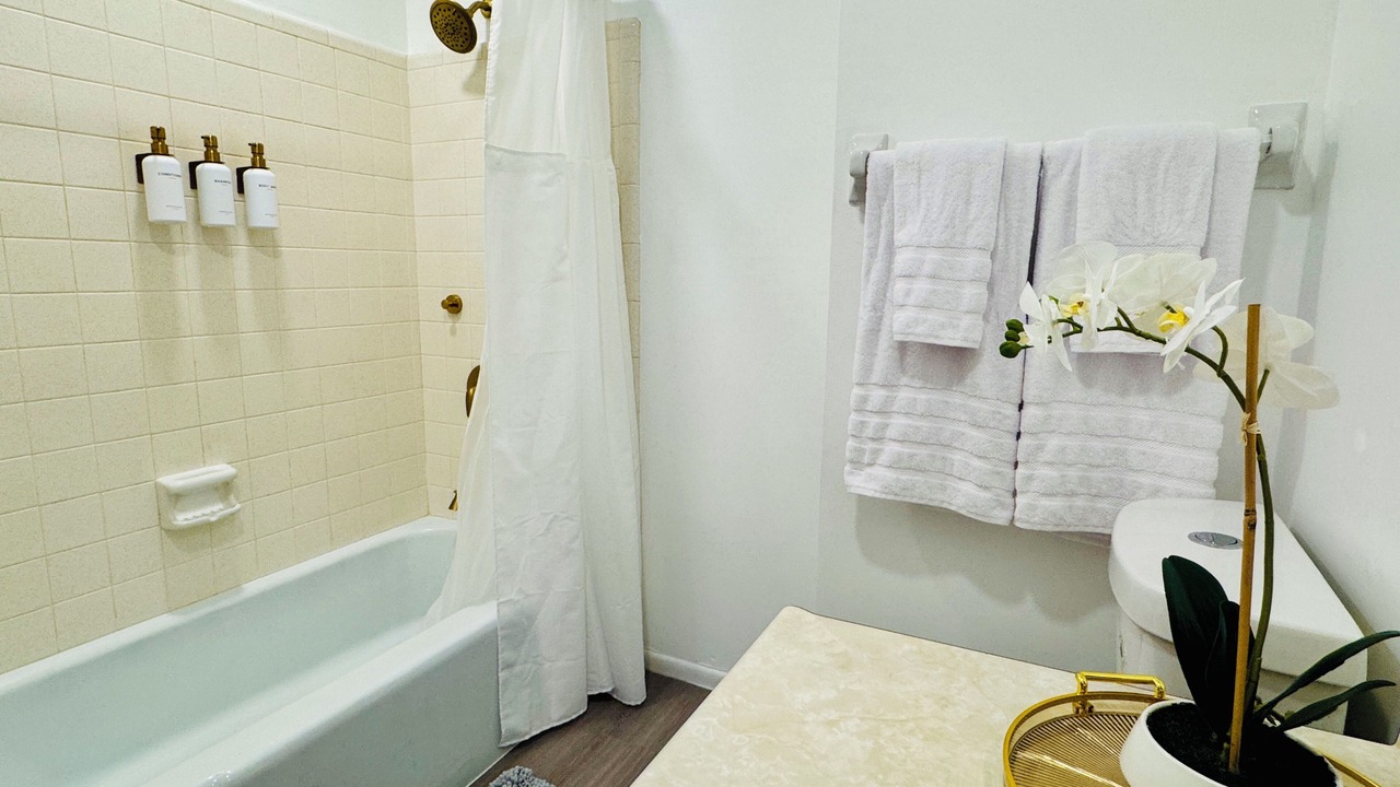 Photo of Bathroom in Bayou Oaks