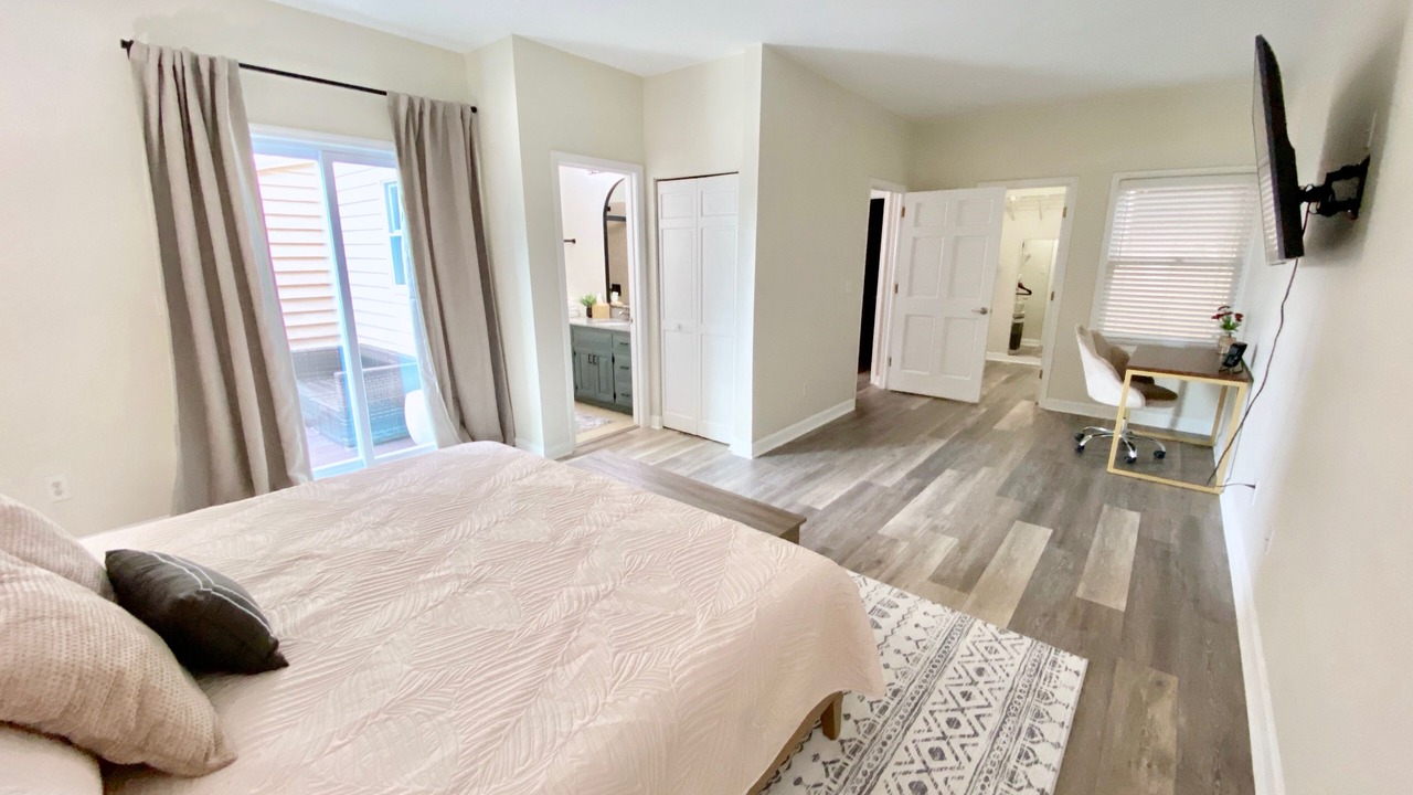 Photo of Bedroom in Greenville Downtown