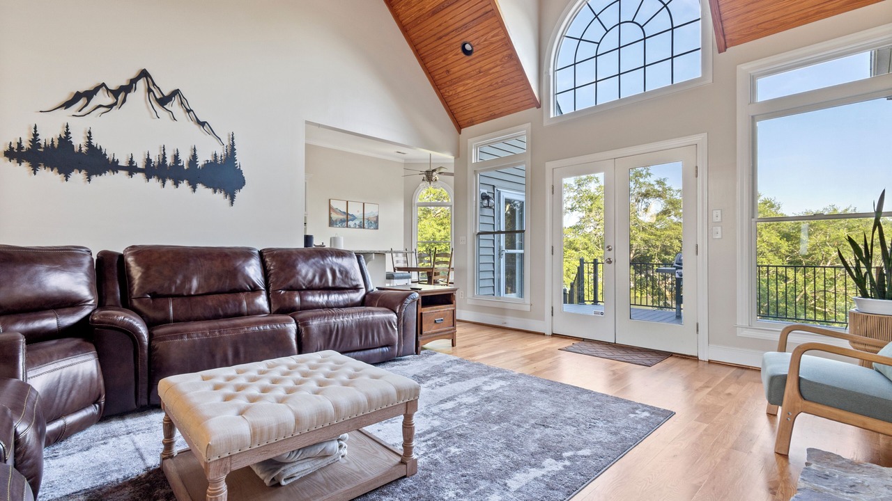 Photo of Livingroom in Greenville - Spartanburg