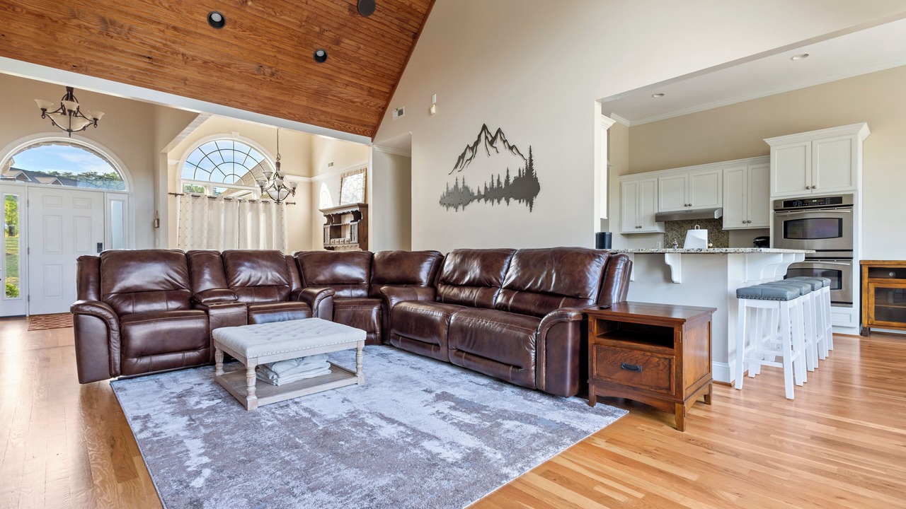 Photo of Livingroom in Greenville - Spartanburg