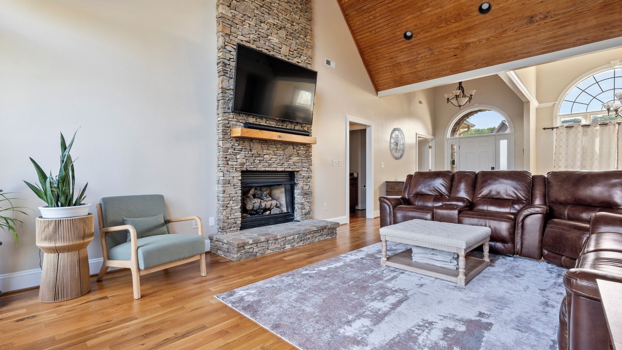 Photo of Livingroom in Greenville - Spartanburg