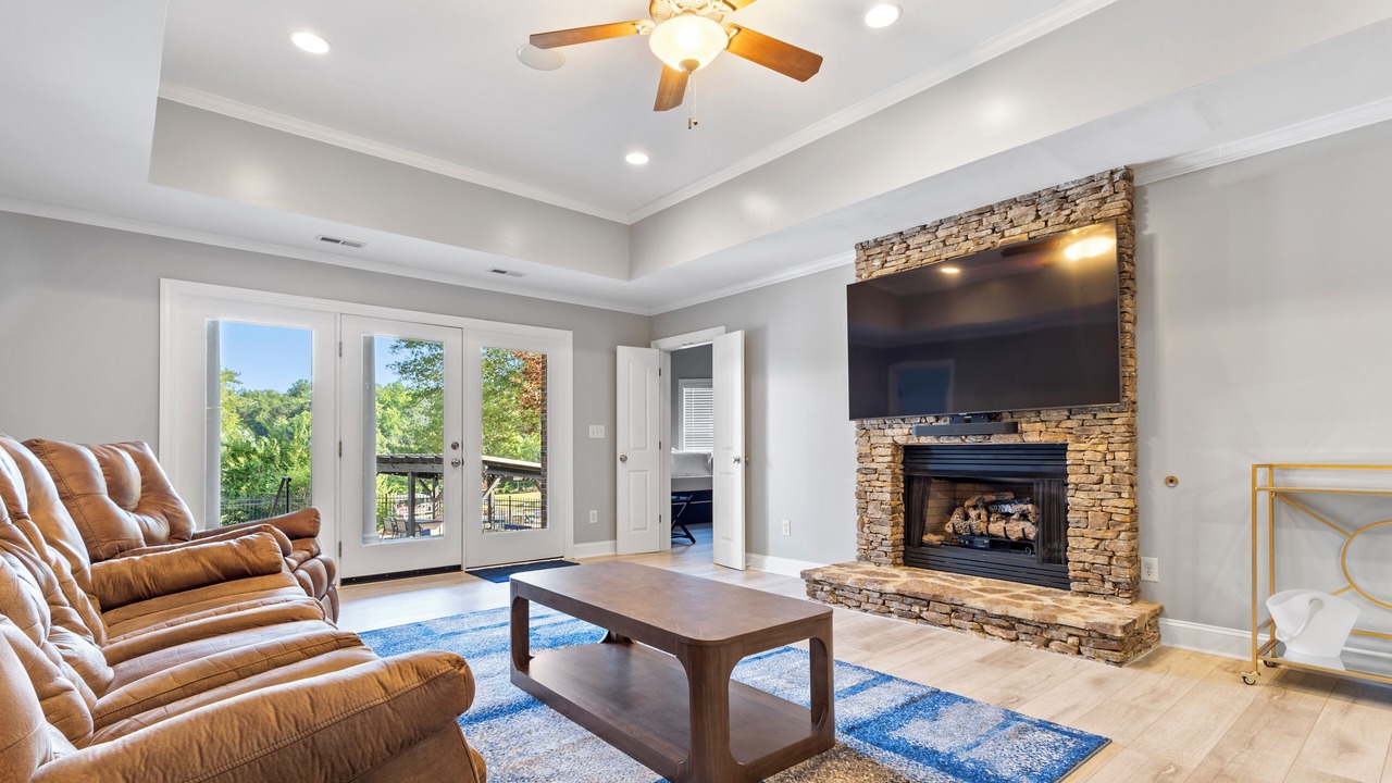 Photo of Livingroom in Greenville - Spartanburg