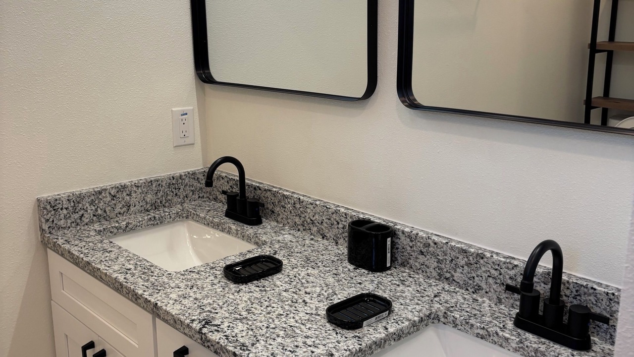 Photo of Bathroom in Sulphur Springs