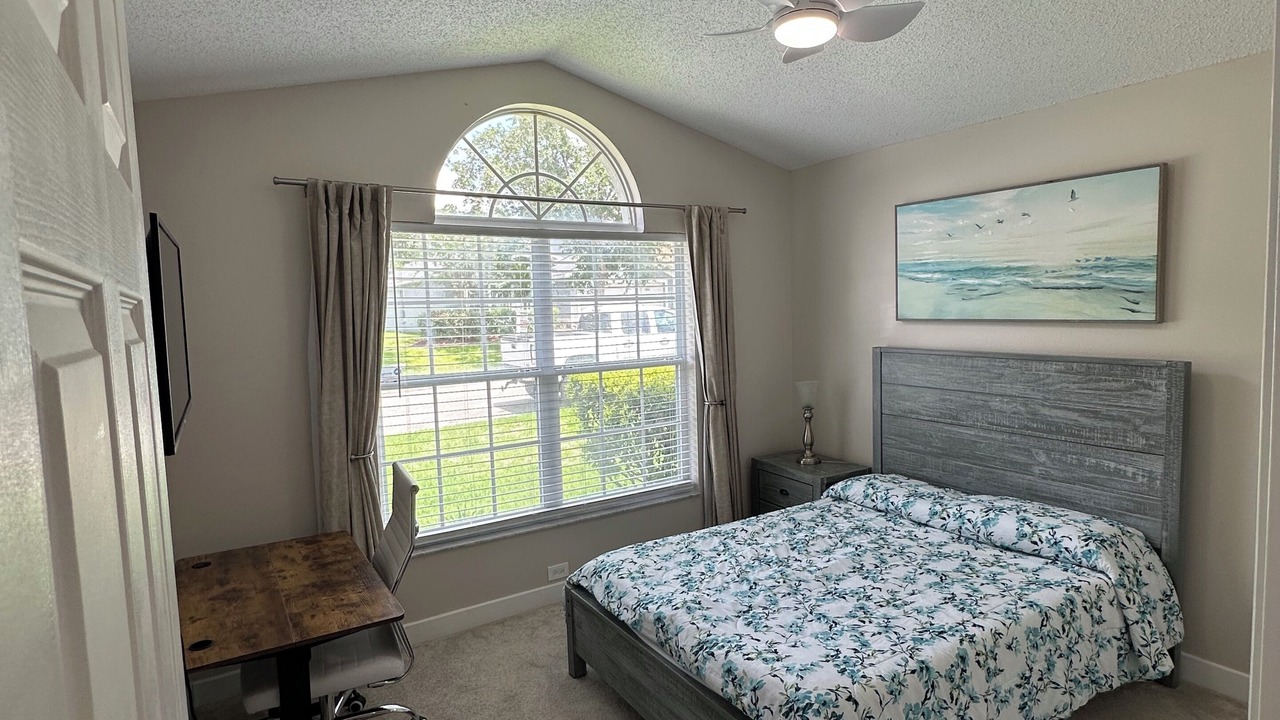 Photo of Bedroom in Florida Pines