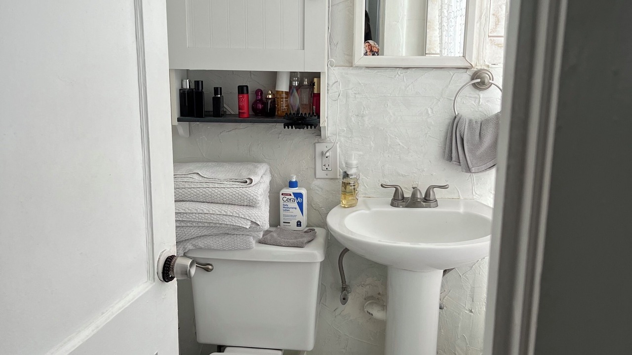 Photo of Bathroom in Courier City - Oscawana