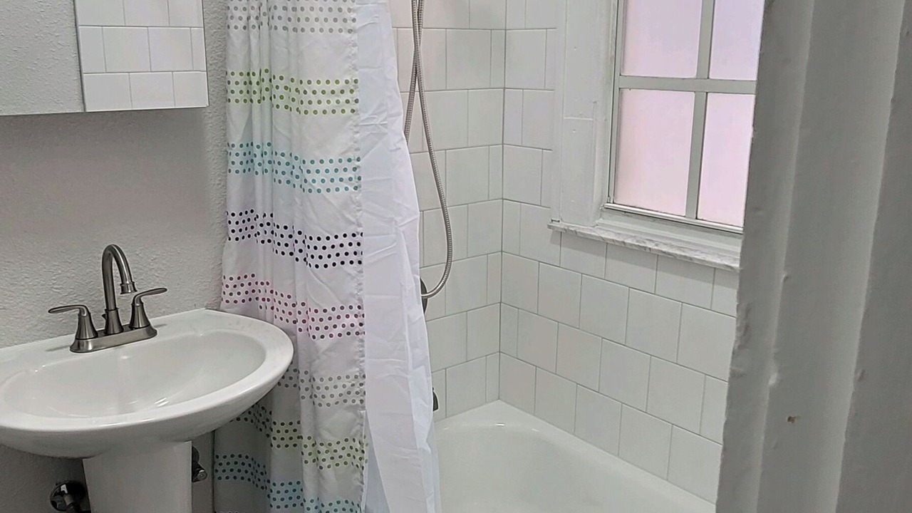 Photo of Bathroom in Courier City - Oscawana