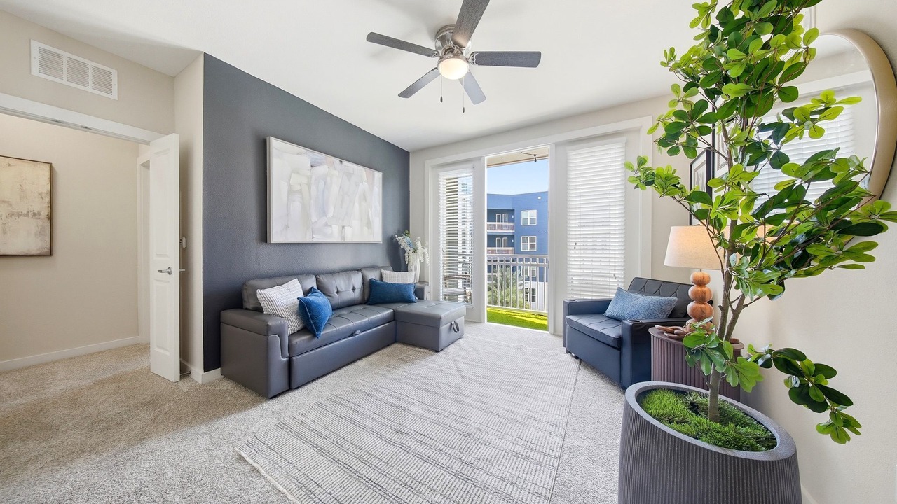 Photo of Livingroom in Courier City - Oscawana