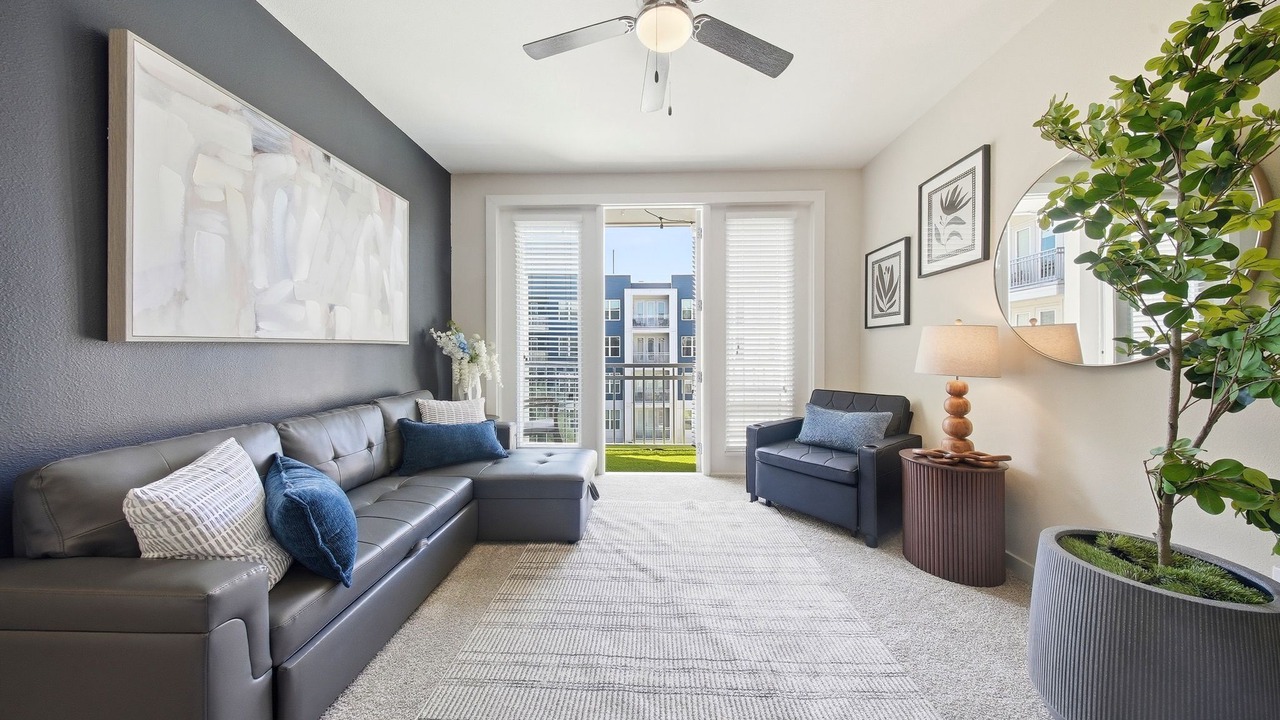 Photo of Livingroom in Courier City - Oscawana