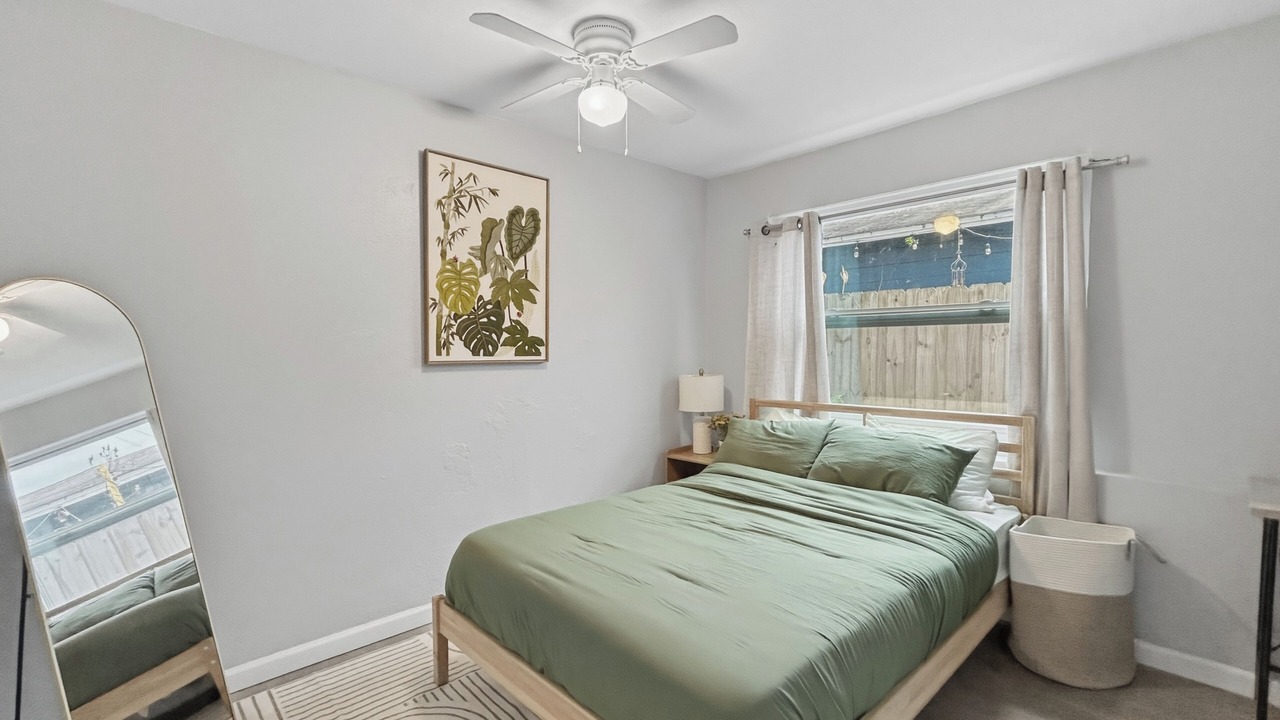 Photo of Bedroom in United Central