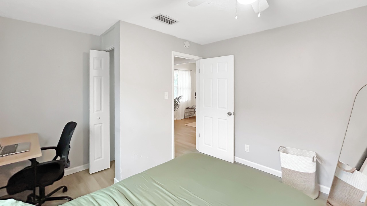 Photo of Bedroom in United Central