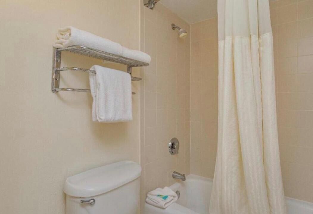 Photo of Bathroom in Ortona Park