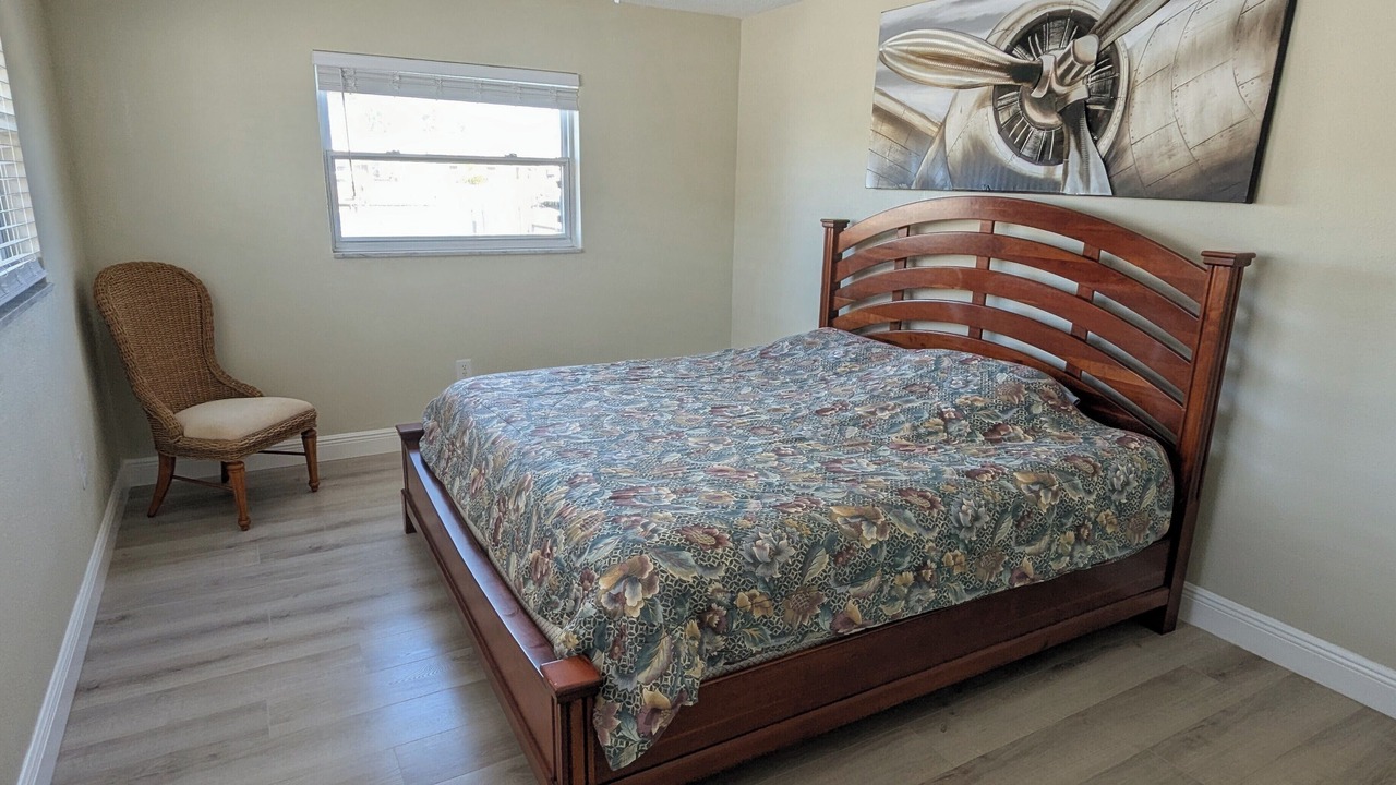 Photo of Bedroom in Capri Isle