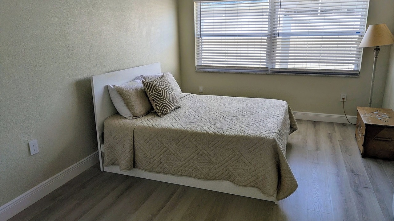Photo of Bedroom in Capri Isle