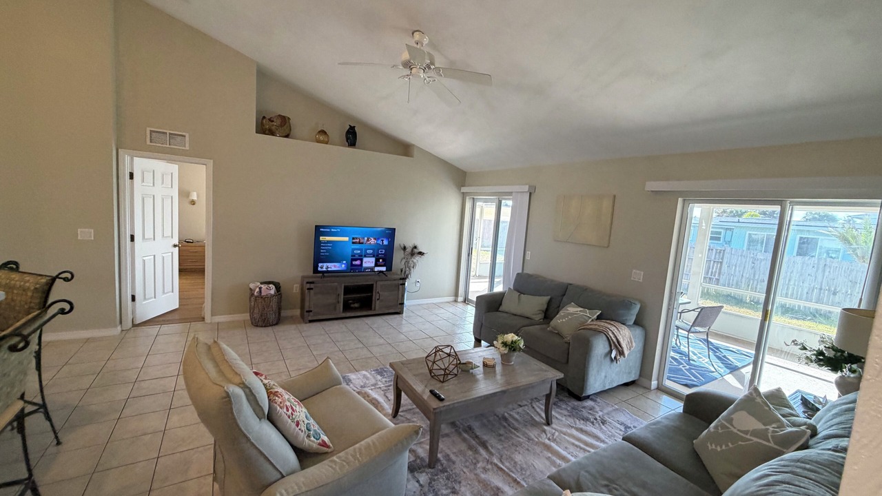 Photo of Livingroom in Ormond Beach