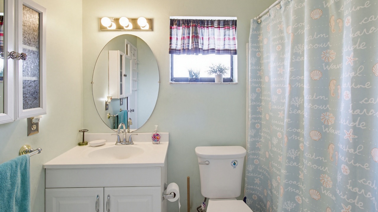 Photo of Bathroom in Ludlam