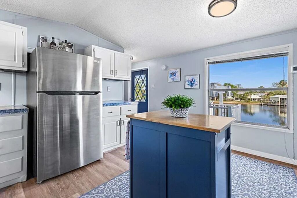Photo of Kitchen in Suwannee