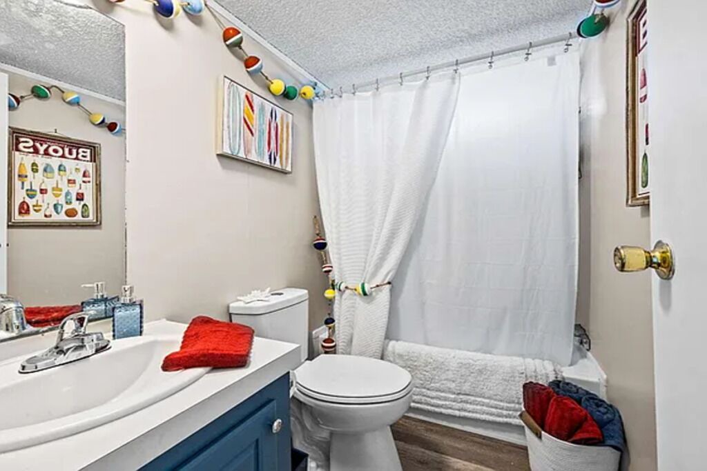 Photo of Bathroom in Suwannee