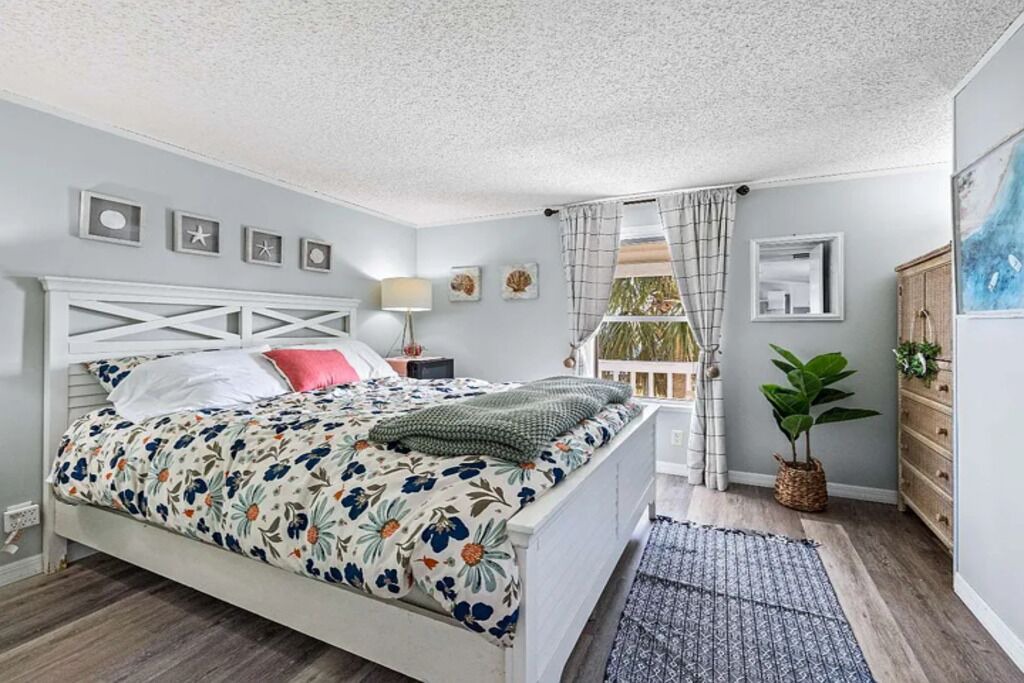 Photo of Bedroom in Suwannee