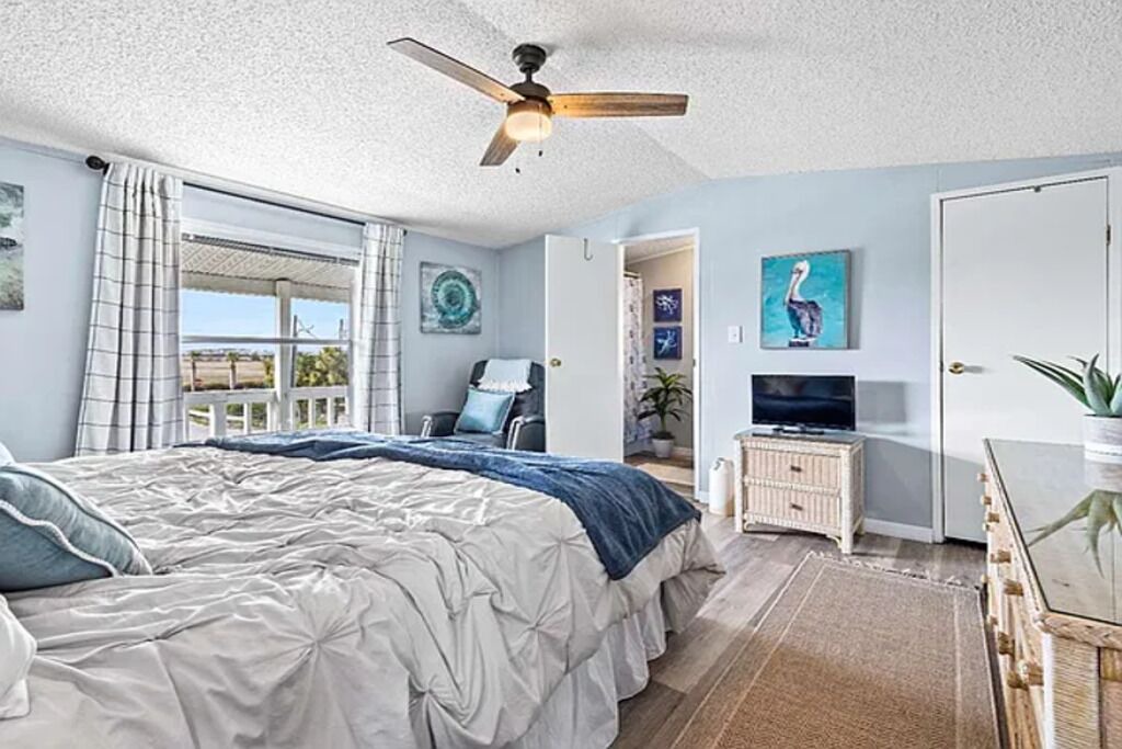 Photo of Bedroom in Suwannee