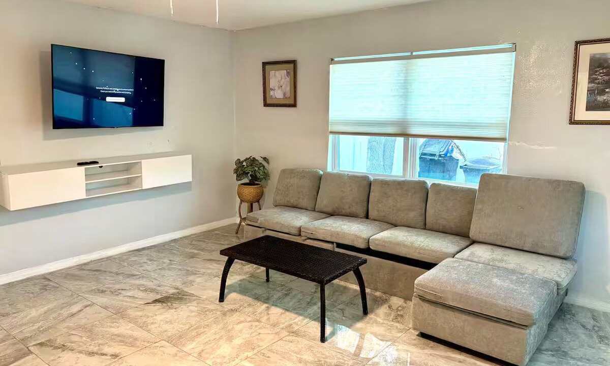 Photo of Livingroom in Bayview