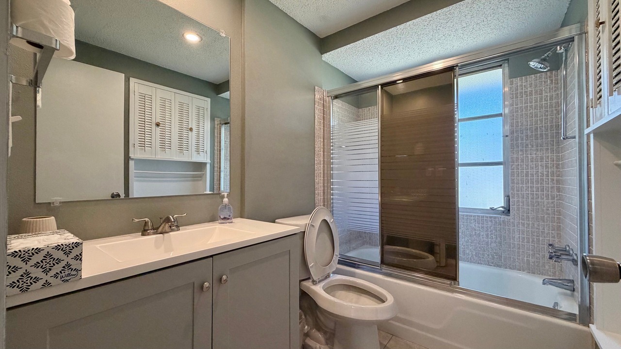 Photo of Bathroom in Bay Isle