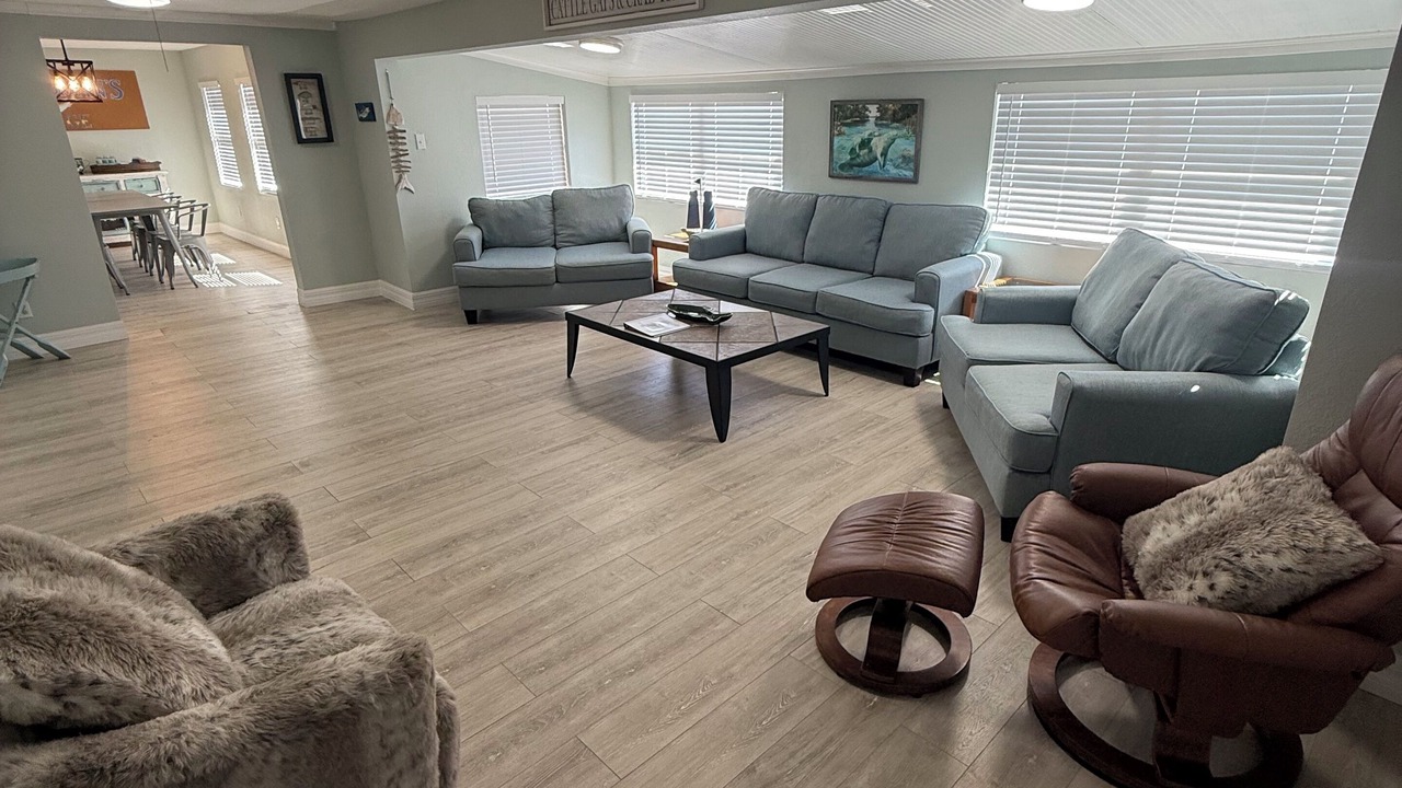 Photo of Livingroom in Horseshoe Beach