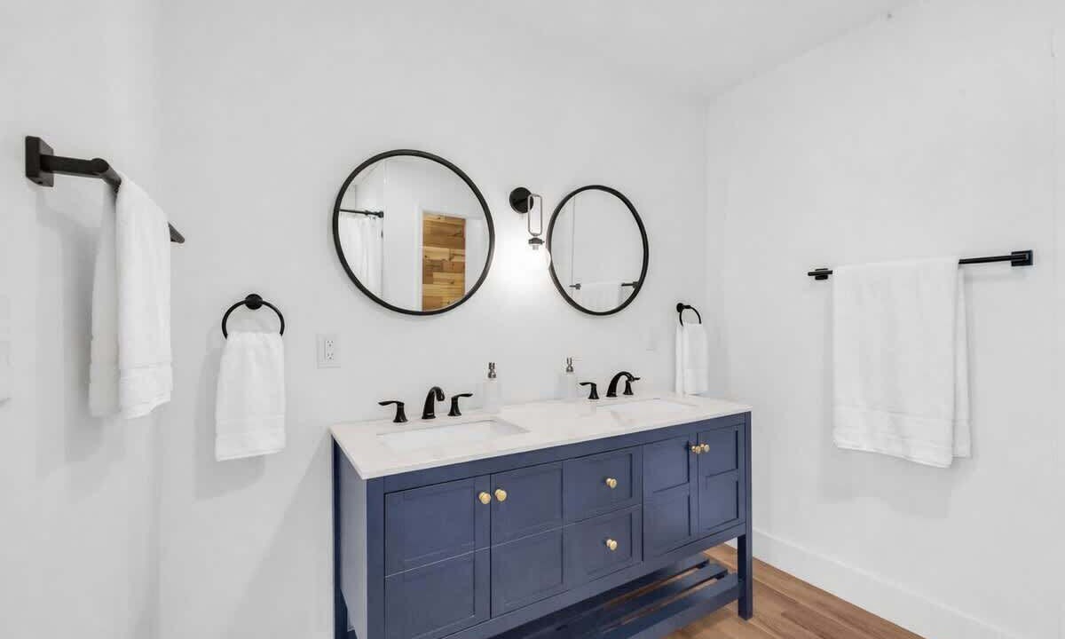 Photo of Bathroom in Cross Hill