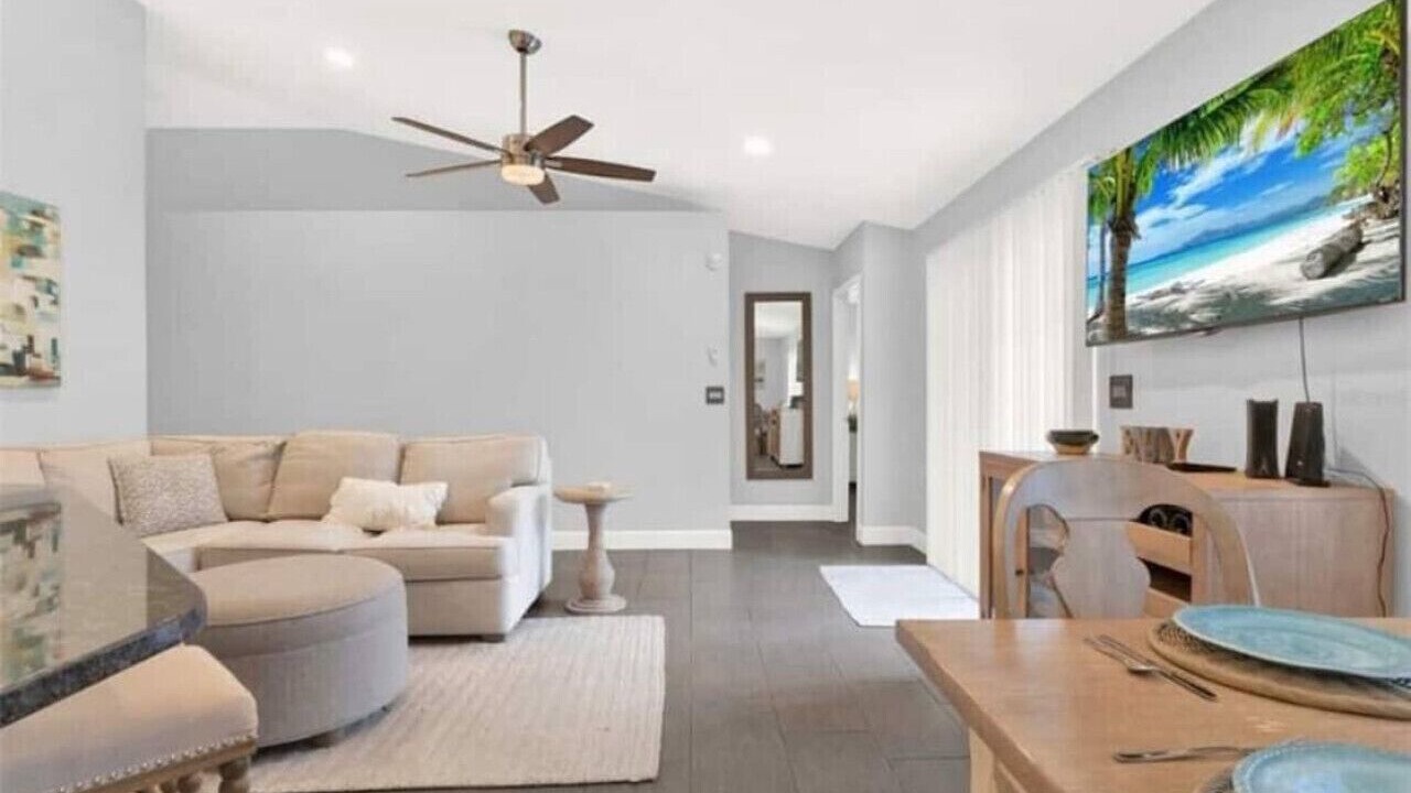Photo of Livingroom in New Smyrna Beach