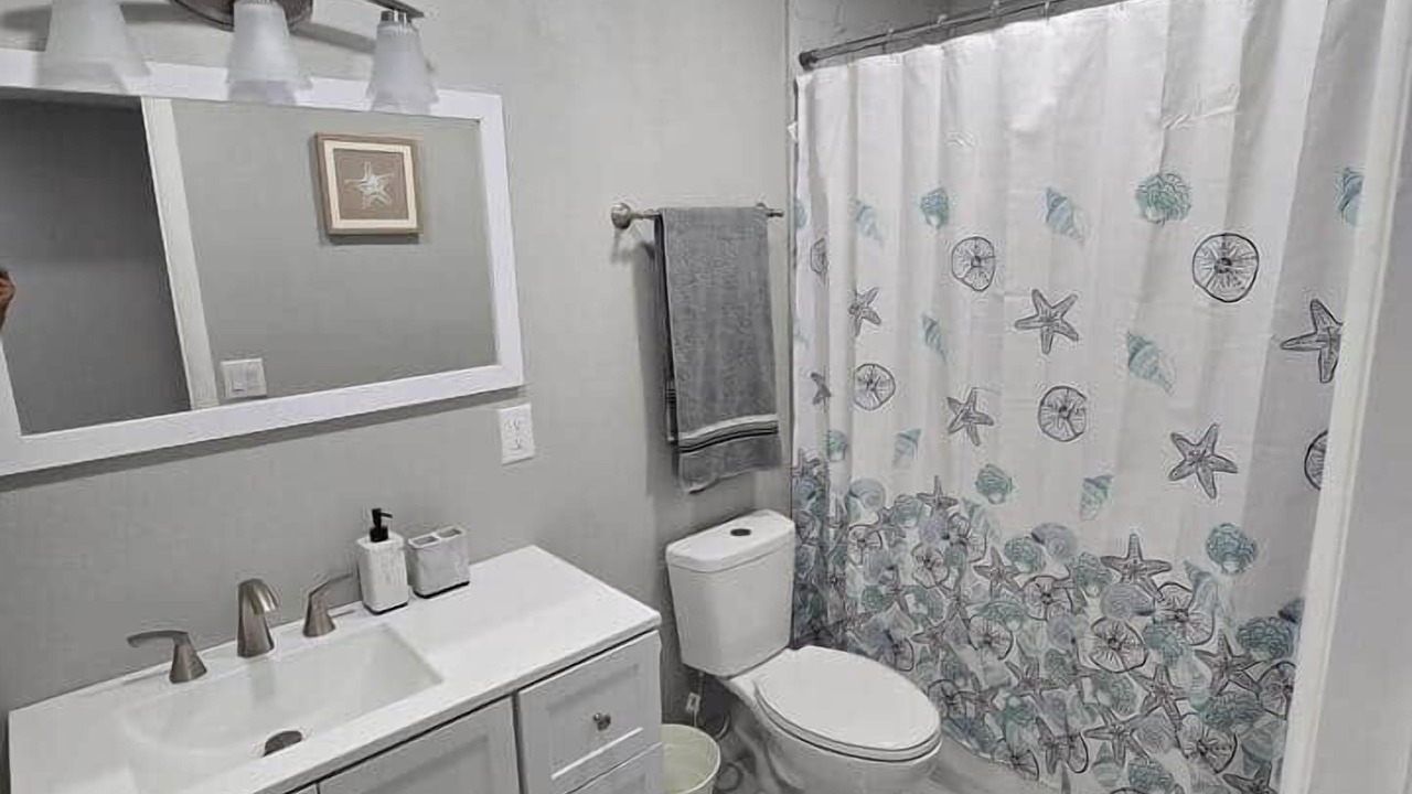 Photo of Bathroom in Lake Magdalene