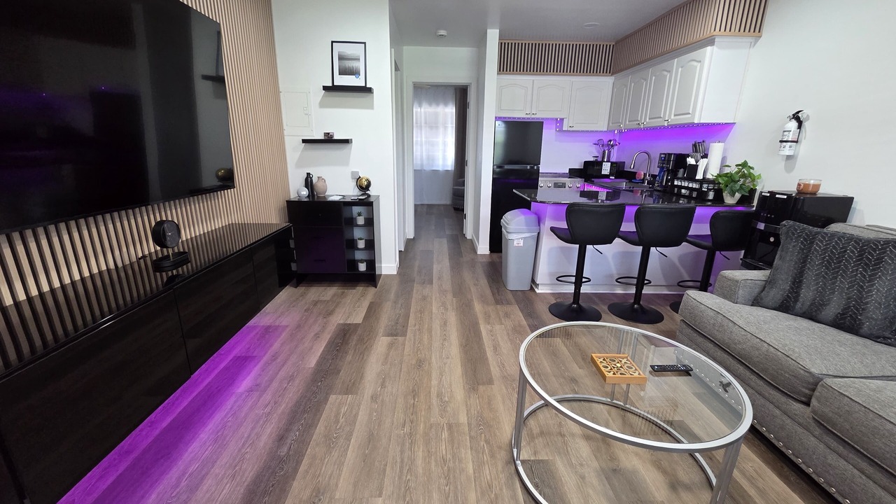 Photo of Livingroom in Swann Estates