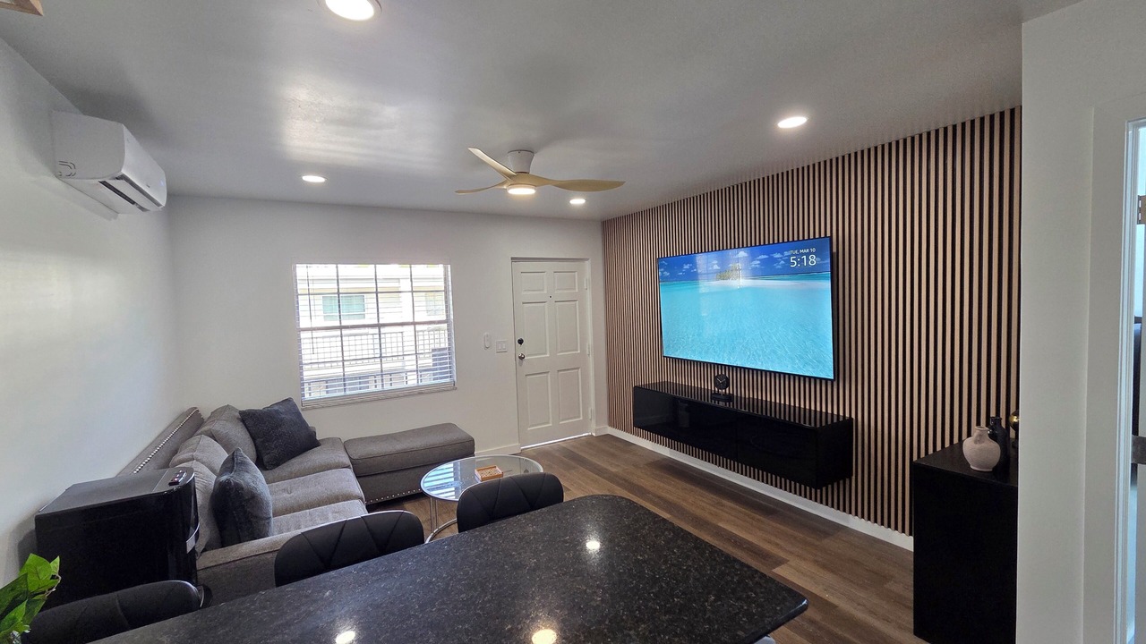 Photo of Livingroom in Swann Estates