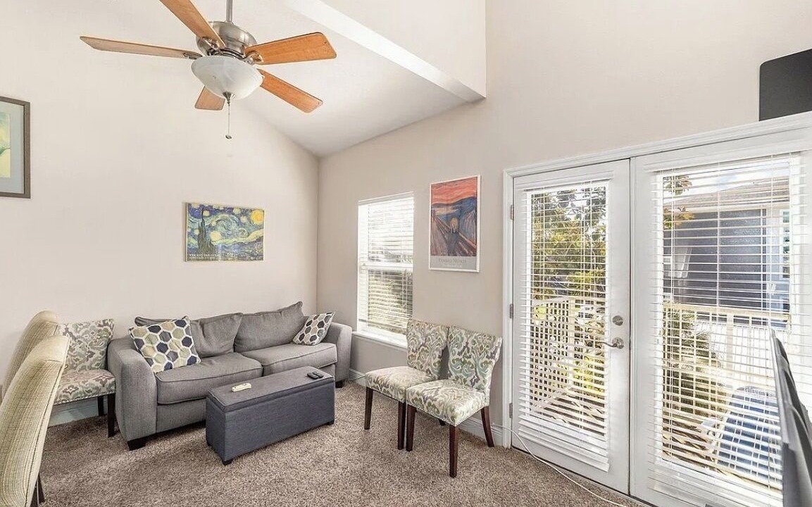 Photo of Livingroom in Gainesville