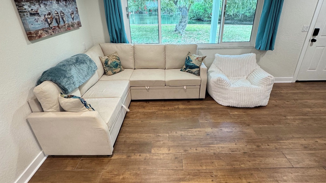 Photo of Livingroom in Weeki Wachee Gardens