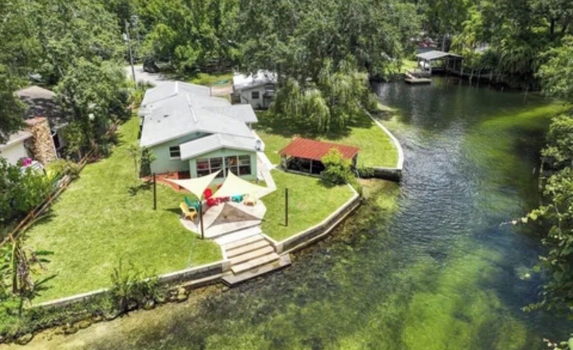 Photo of Outdoor in Weeki Wachee Gardens